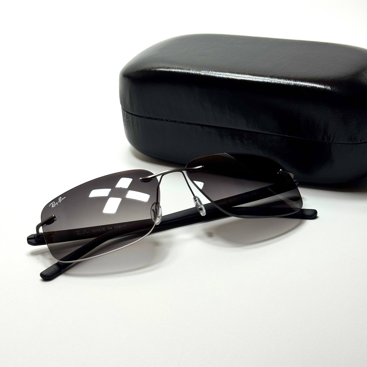 Ray-Ban Rimless – Black Grey