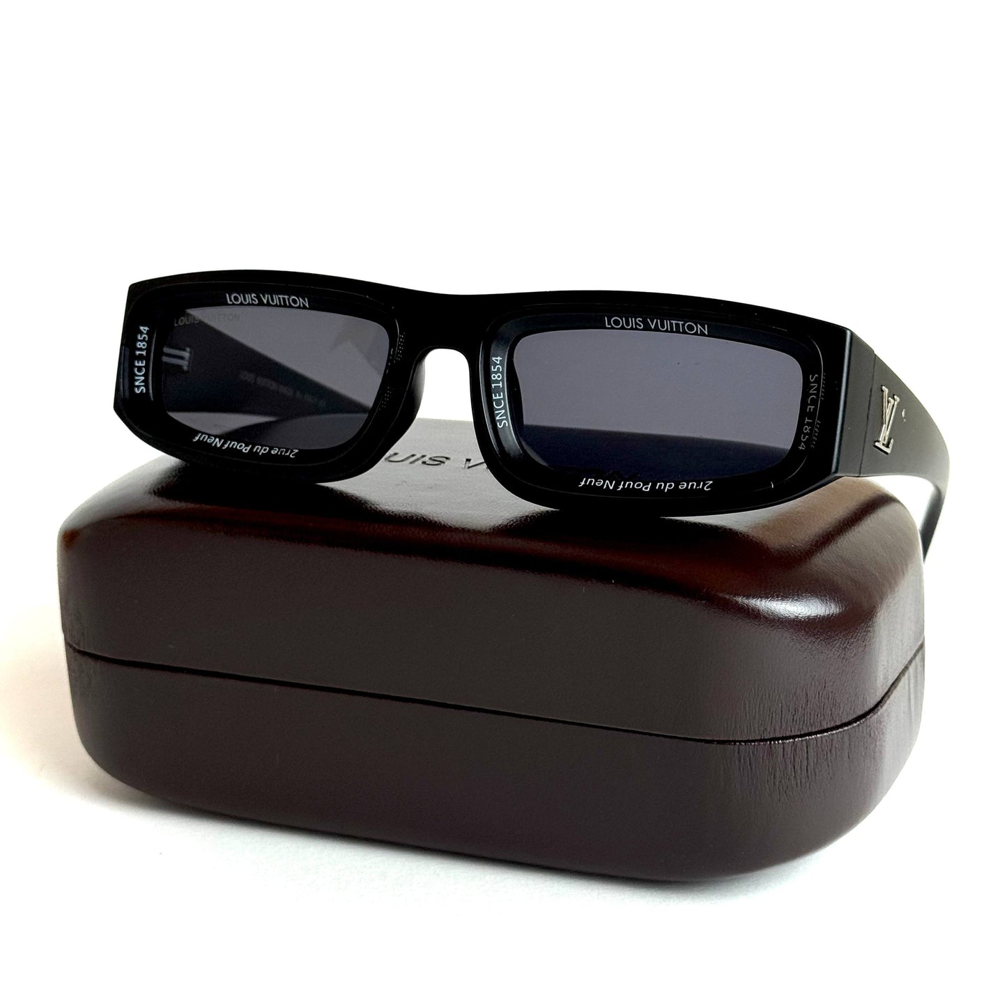 LV Titan – Black