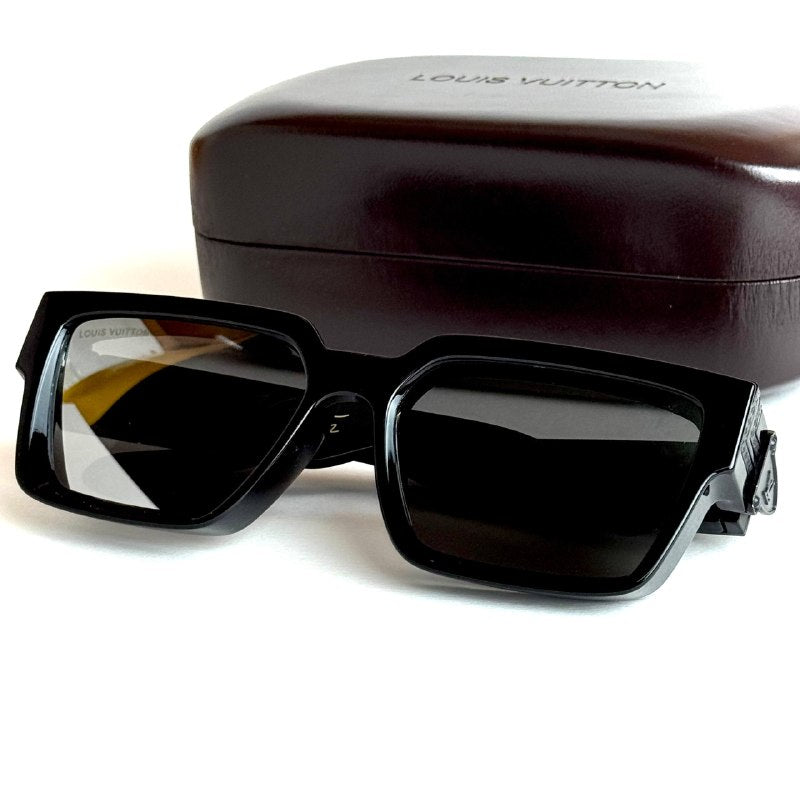 LV Prestige – Black Mirror