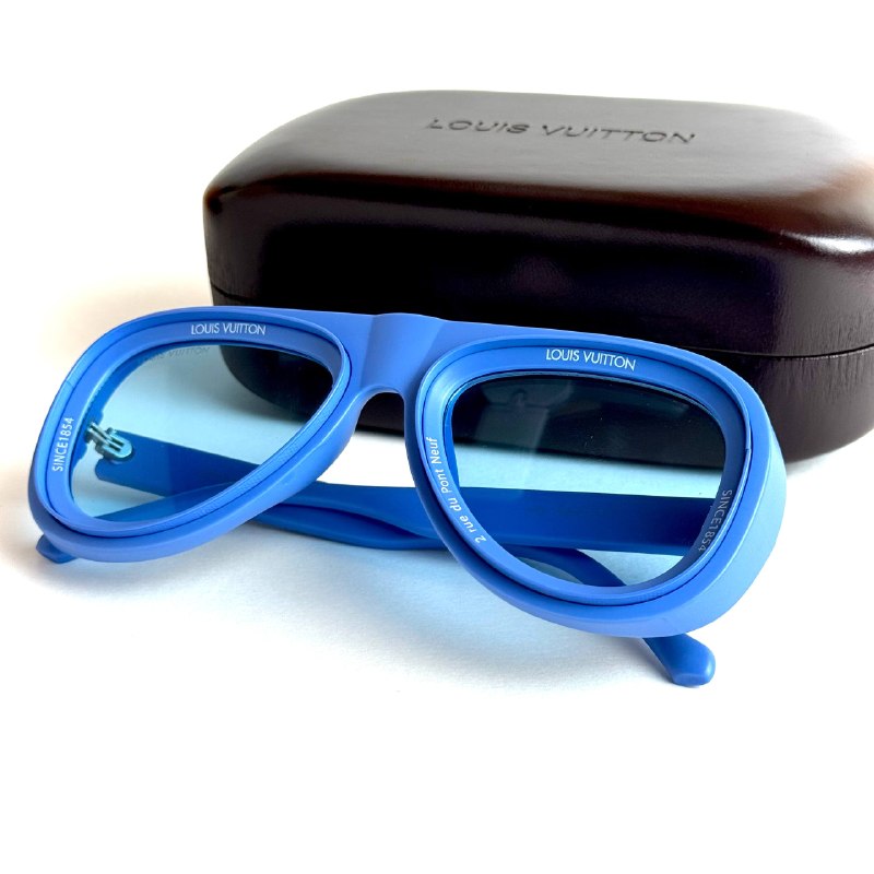 LV Pilot – Blue
