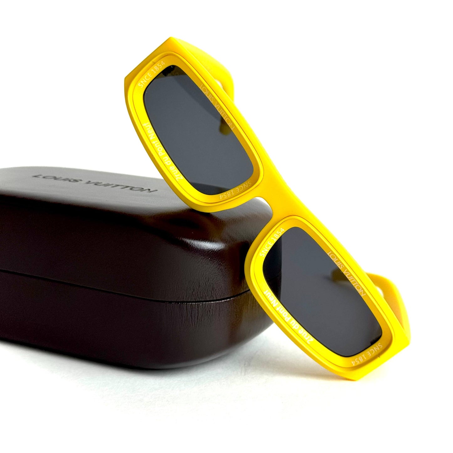 LV Titan – Matte Yellow
