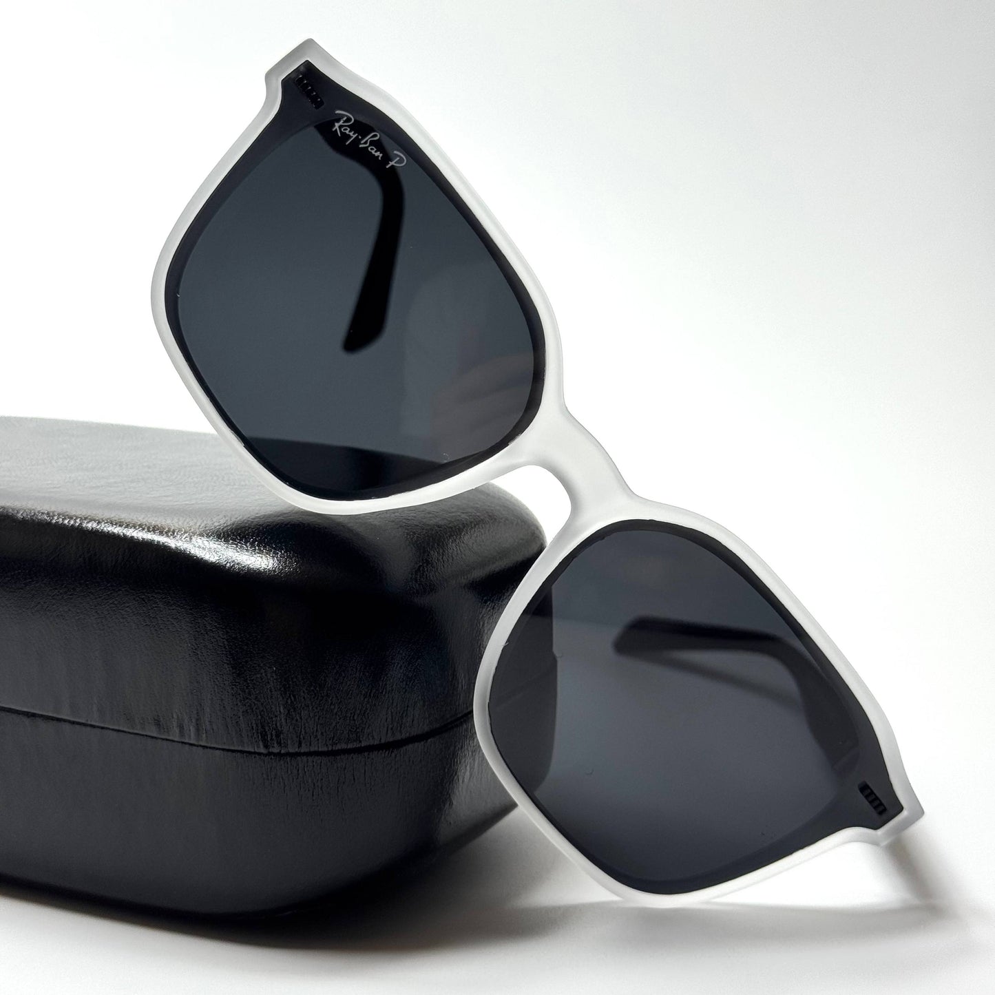 Ray-Ban RBC561– White Black