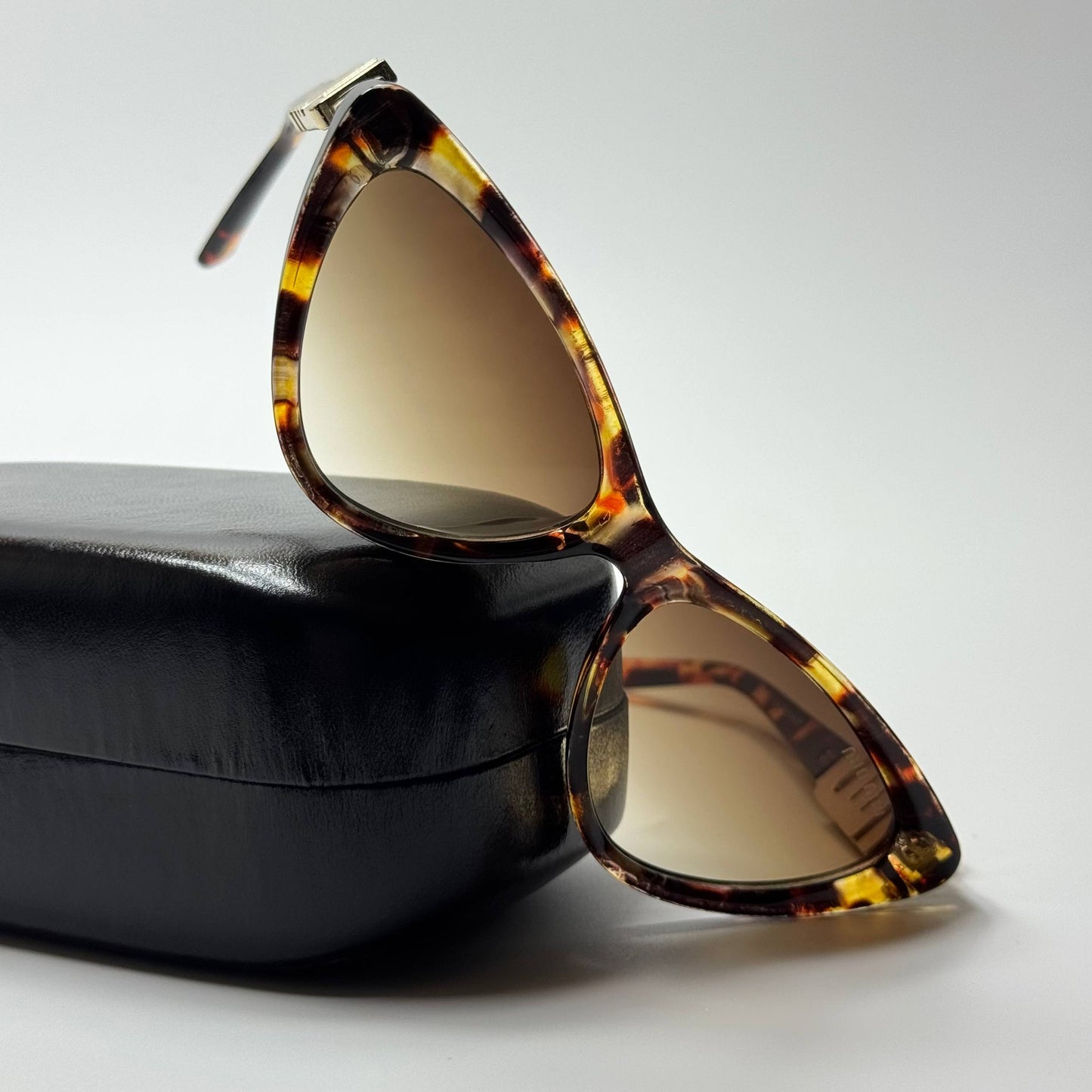 Miu Miu Cat-Eye – Tortoise Brown